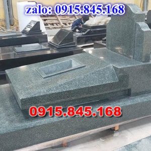 Mộ đôi cất để giữ tro cốt bằng đá tam cấp nguyên khối huyện Bình Minh