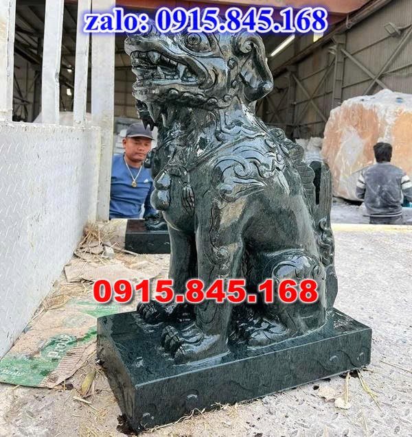 nhà thờ họ, từ đường gia tộc, lan can đá, cổng đá tam quan tứ trụ, cột đá đồng trụ, đá lát sân bậc thềm, tượng rồng đá, tượng nghê đá, tượng sư tử đá, tượng chó đá, tượng kỳ lân đá, chiếu rồng bằng đá, cột hiên hè, ngưỡng cửa đá, bịt bậc đá, hàng rào đá, tường bao đá, cuốn thư đá, bình phong đá, tắc môn đá, cây hương thờ thần linh, miếu thờ thần linh, am thờ thần linh,